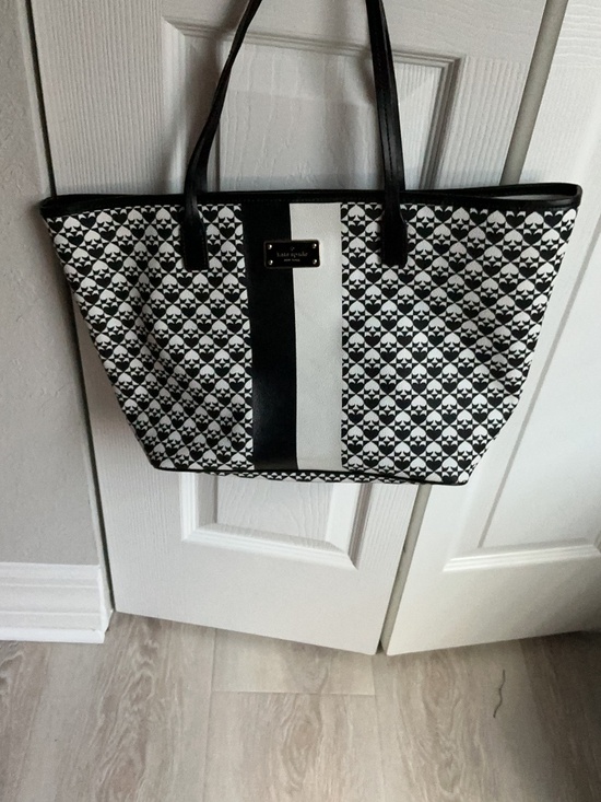 kate spade Handbags - EUC Kate Spade black and white large tote